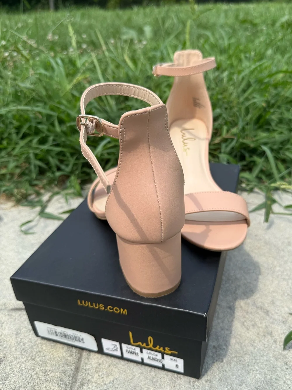 NIB Lulu’s Harper Almond Chunky Heels women’s size 8